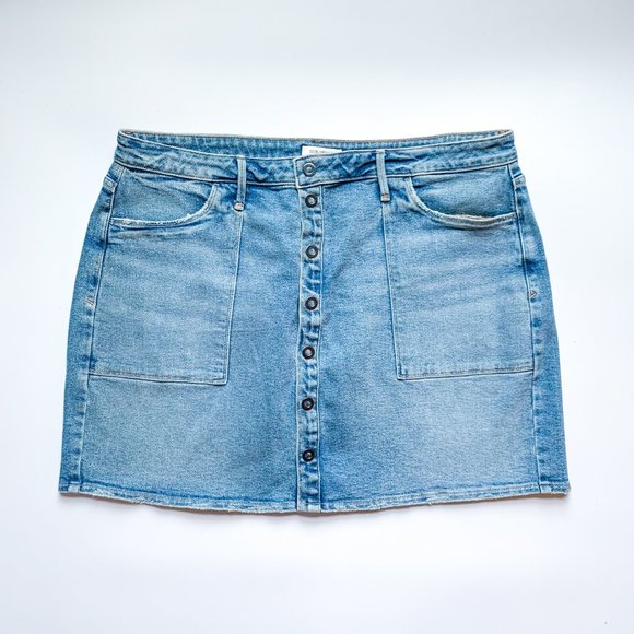 Good American Dresses & Skirts - Good American Button-front Denim Mini Skirt